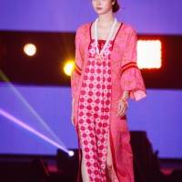 新川優愛『GirlsAward 2022 S/S』ANNA SUI