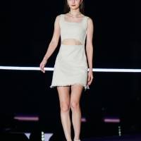 マギー『GirlsAward 2022 S/S』EMODA