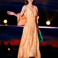 めるる『GirlsAward 2022 S/S』dazzlin