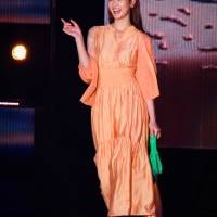 めるる『GirlsAward 2022 S/S』dazzlin