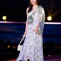 鈴木愛理『GirlsAward 2022 S/S』dazzlin