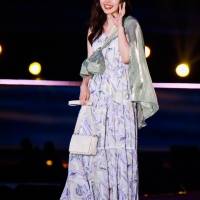 鈴木愛理『GirlsAward 2022 S/S』dazzlin