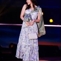 鈴木愛理『GirlsAward 2022 S/S』dazzlin