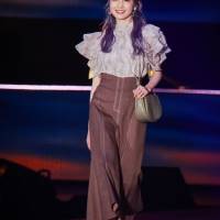 AKB48本田仁美『GirlsAward 2022 S/S』dazzlin