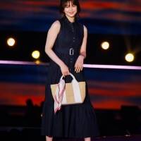 櫻坂46渡邉理佐『GirlsAward 2022 S/S』dazzlin