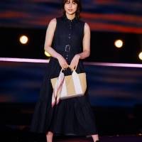 櫻坂46渡邉理佐『GirlsAward 2022 S/S』dazzlin