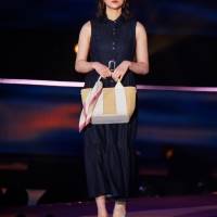 櫻坂46渡邉理佐『GirlsAward 2022 S/S』dazzlin