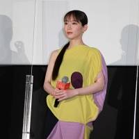 吉岡里帆『ホリック xxxHOLiC』初日舞台挨拶