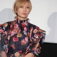 吉岡里帆、柴咲コウは「覇王色、完全に」圧倒的な存在感に「子犬になっちゃう」