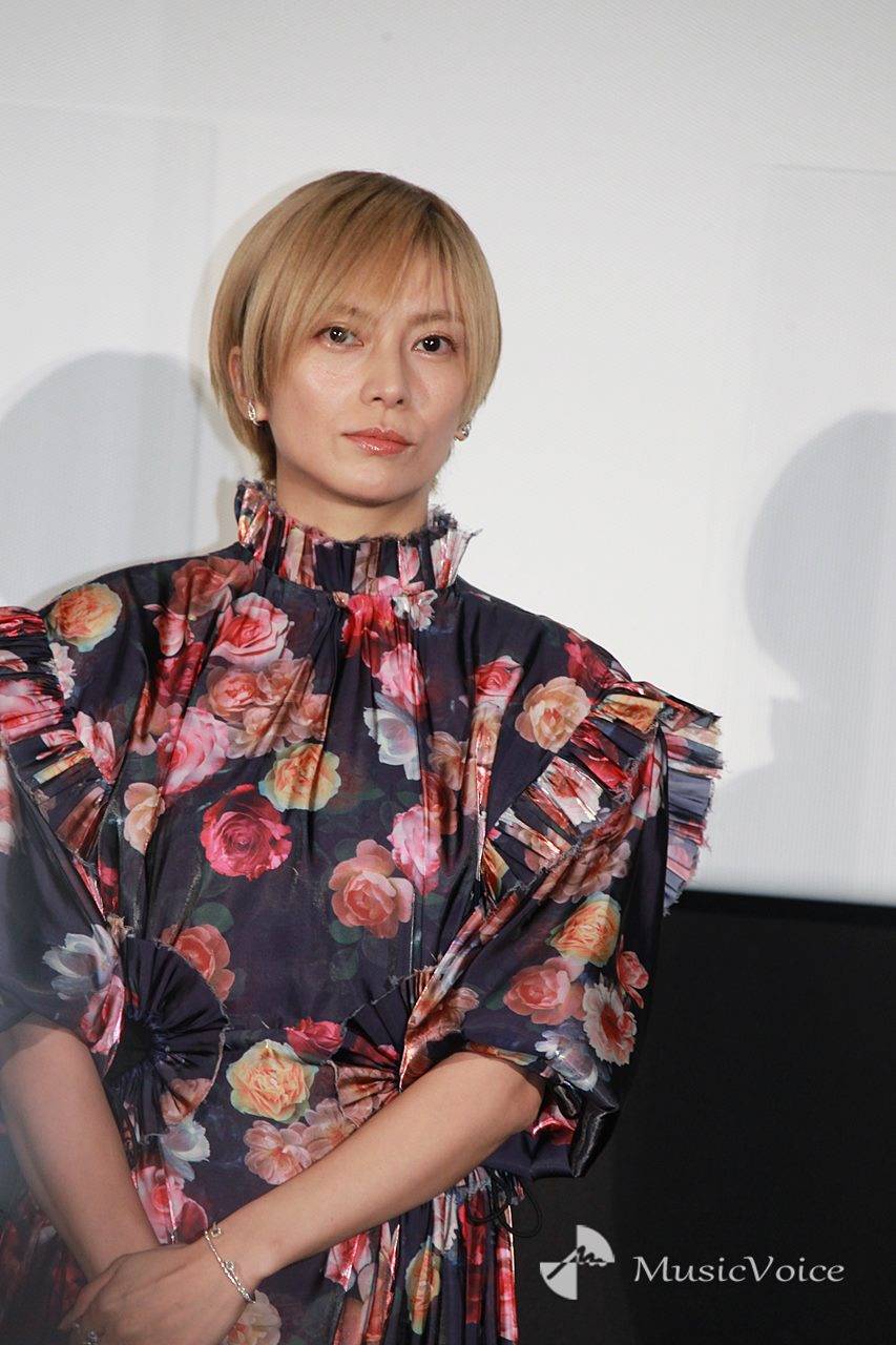 吉岡里帆、柴咲コウは「覇王色、完全に」圧倒的な存在感に「子犬になっちゃう」
