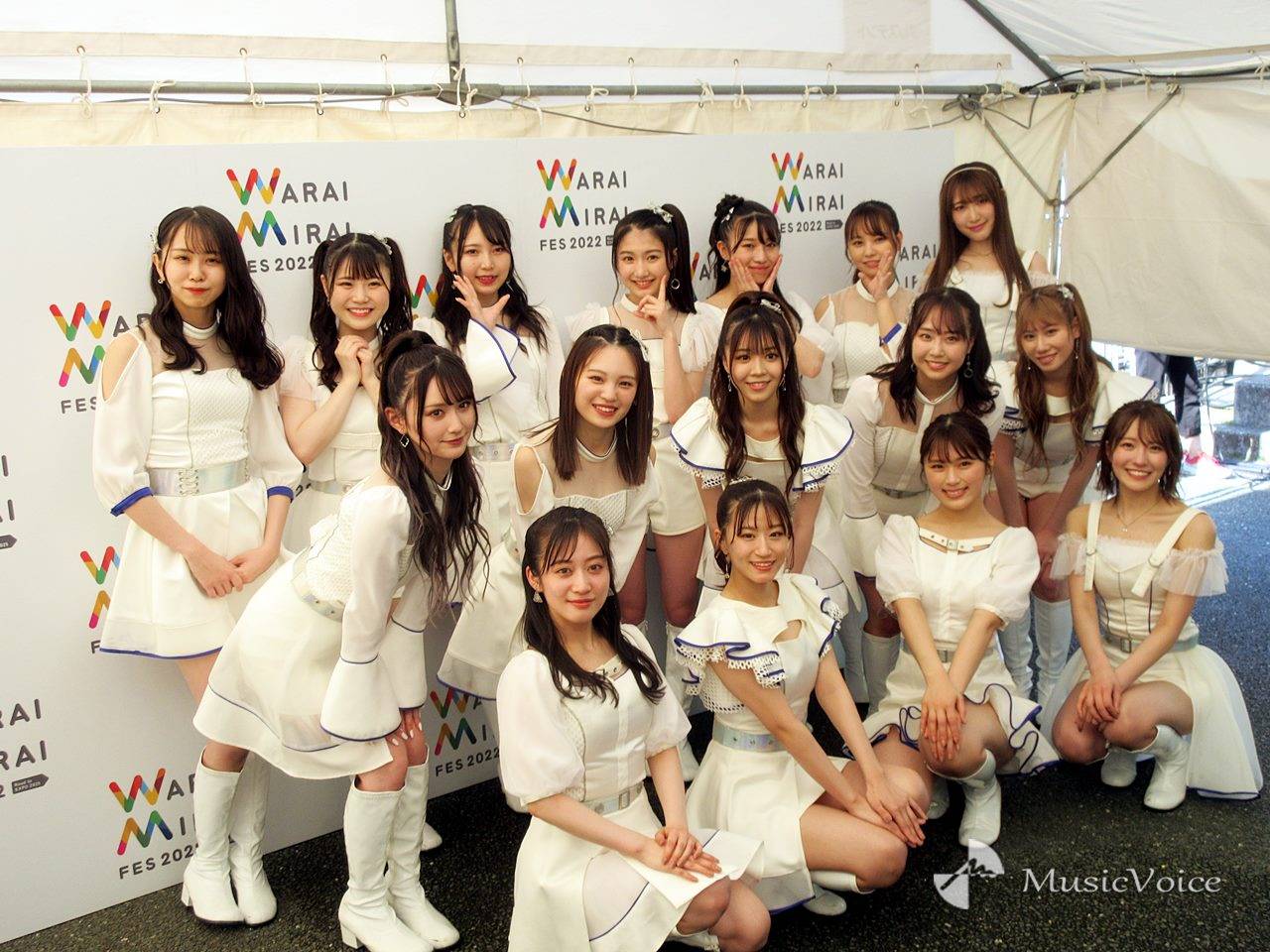 NMB48が野外ライブで夏を先取り！「太陽の塔のような大阪のシンボルに！」