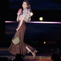 本田仁美『Rakuten GirlsAward 2022 SPRING／SUMMER』
