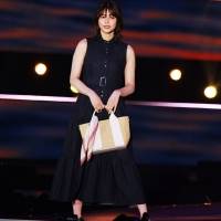 渡邉理佐『Rakuten GirlsAward 2022 SPRING／SUMMER』