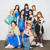 NiziU、クールな表情の最新ビジュアル公開＆ニューシングル「CLAP CLAP」リリース決定