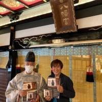 “鳴かず飛ばずのアラ還シンガー”坂本つとむがヒット祈願