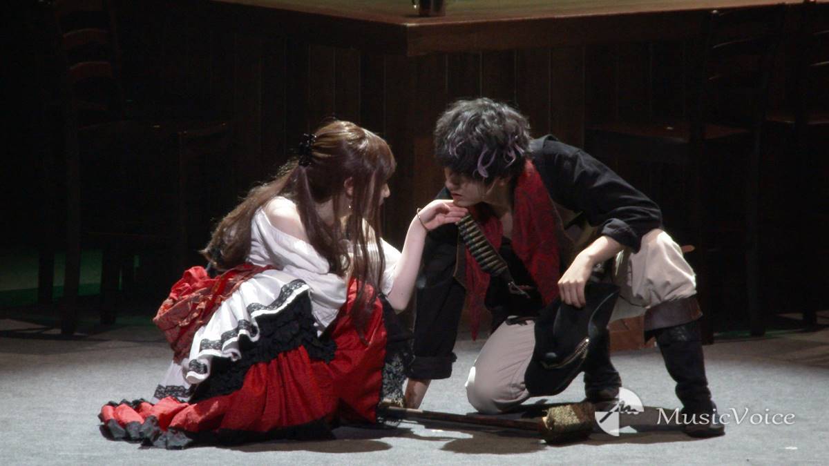 渡辺みり愛は少年役熱演＆ダンス披露、萩谷慧悟＆長妻怜央ら圧巻ガンアクション