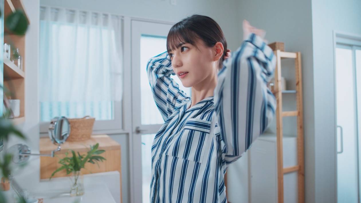日向坂46小坂菜緒、寝起きすっぴん披露　モーニングルーティン