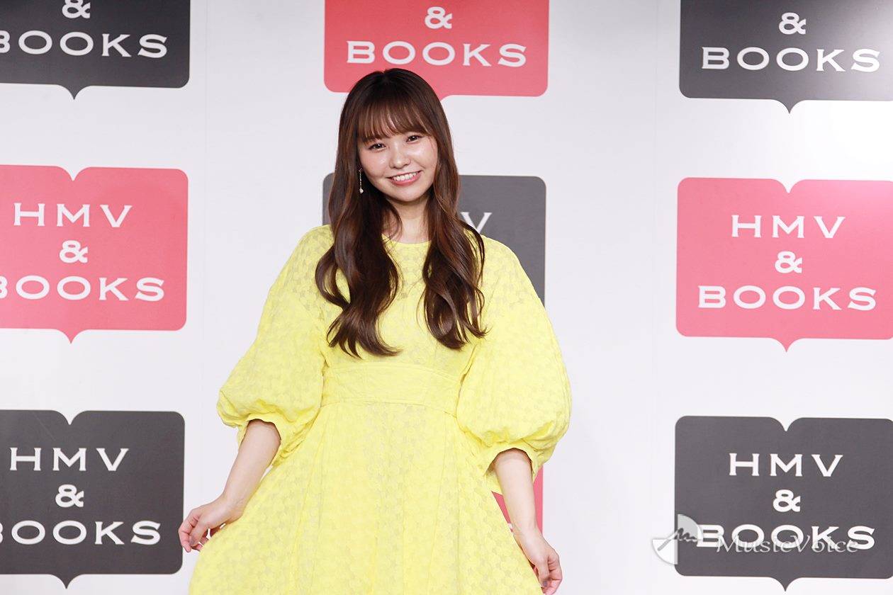 NMB48本郷柚巴、念願の初写真集は「120点」　小嶋花梨もびっくりの「大人顔」