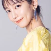 吉岡里帆『スルメが丘は花の匂い』インタビュー