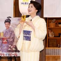 藤原紀香、ヒコロヒーと乾杯「あ゛朝ビール、最高っ！」