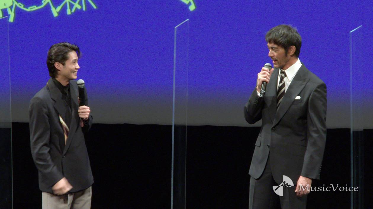磯村勇斗、阿部寛の噂の真相を追及　飛んできたカブトムシをポケットに？
