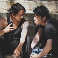 岡田准一×坂口健太郎「なんか、すごいのが出来た」、自信作『ヘルドッグス』特別映像