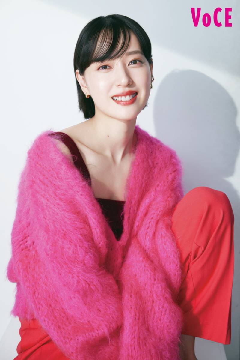戸田恵梨香、美デコルテ披露　更新し続ける美しさと輝き