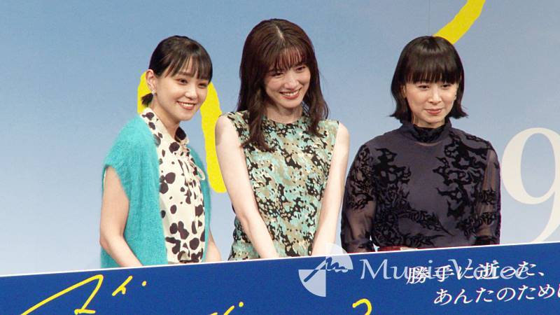 永野芽郁＆奈緒、フォトセッションでの動きが可愛い