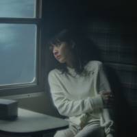 あいみょん「終わらない妄想の旅」Classic 6氏と初タッグ「3636」MV公開
