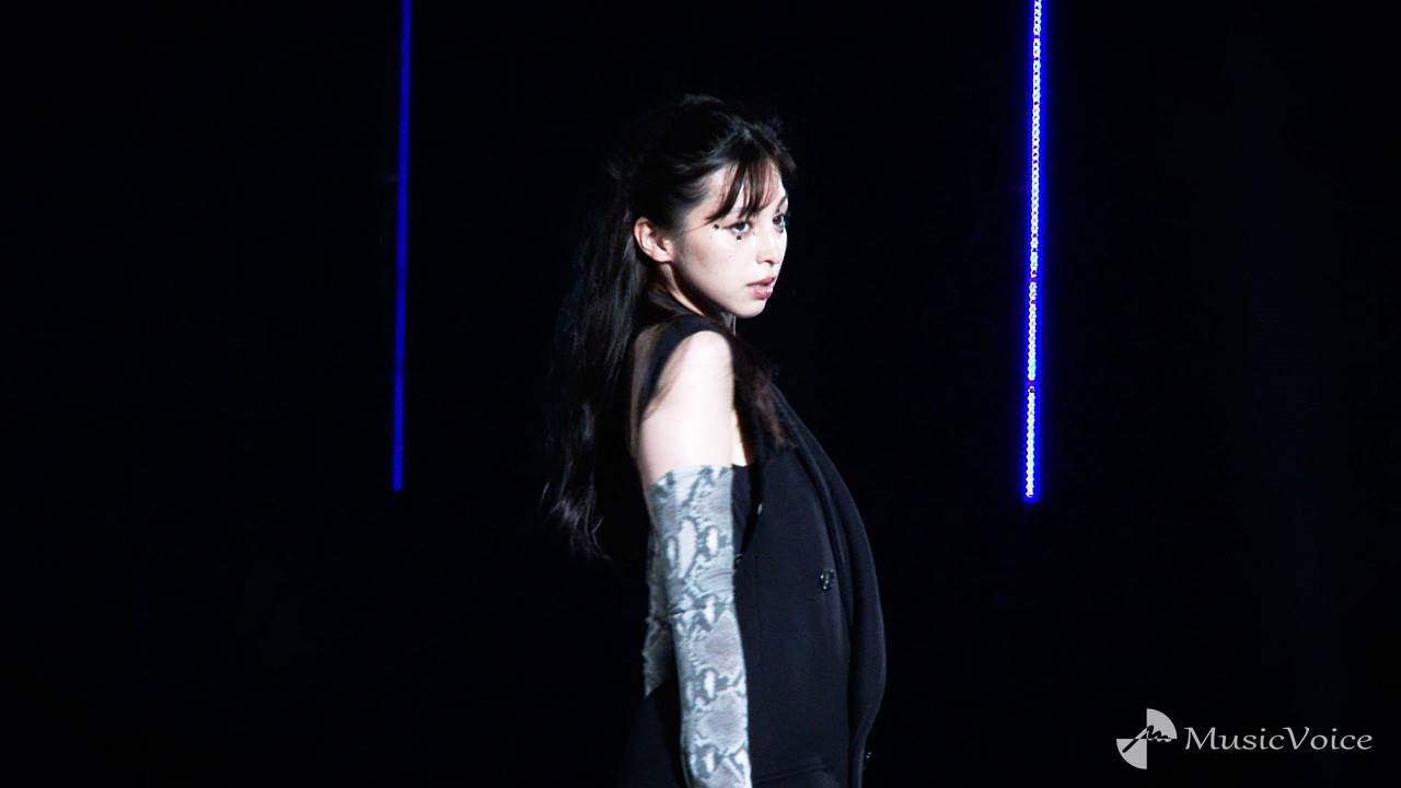 中条あやみ、ＴＧＣオープニングファッションショーでトリ　大胆美背中