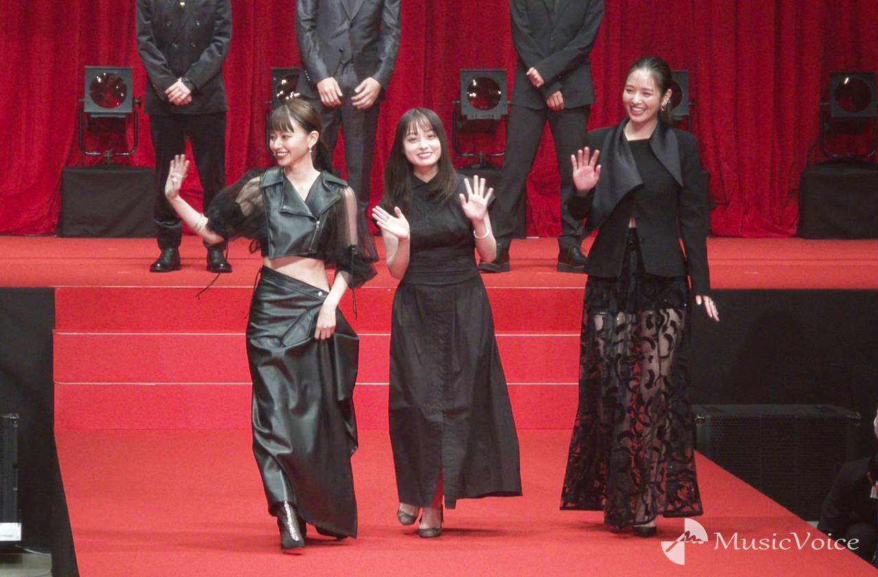 橋本環奈＆山本舞香＆横田真悠、毎日３人でお風呂「体を見合って」