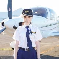 福原遥「空の青さにびっくり！」航空学校での撮影に大興奮