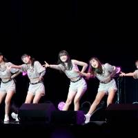 ハロプロ研修生、定期公演で全17曲を披露