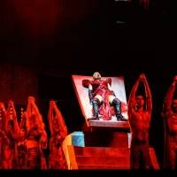 『LADY GAGA PRESENTS THE CHROMATICA BALL』