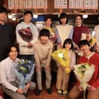 森山直太朗、ドラマ「家庭教師のトラコ」スタジオ撮影最終日にサプライズ登場