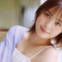 星乃夢奈が初の水着グラビア