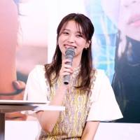 櫻坂46小林由依、写真集『意外性』取材会