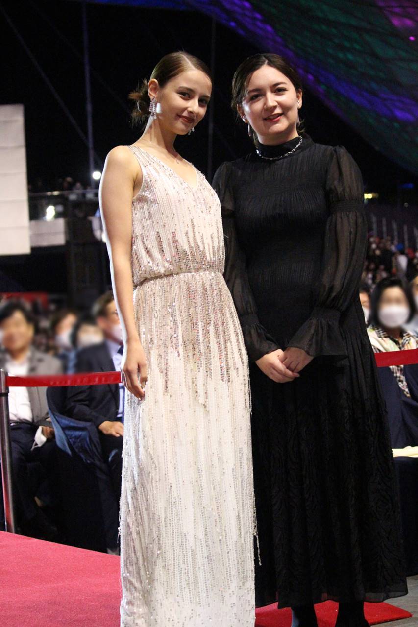 嵐莉菜、釜山国際映画祭で初レッドカーペット「忘れられない時間に」