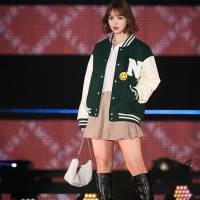 藤田ニコル「GirlsAward 2022 A/W」CALNAMUR