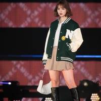 藤田ニコル「GirlsAward 2022 A/W」CALNAMUR