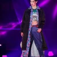 トラウデン直美「GirlsAward 2022 A/W」Top of The Hill