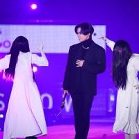 小芝風花＆川村壱馬「GirlsAward 2022 A/W」貞子DX