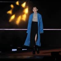 生駒里奈「GirlsAward 2022 A/W」MURUA
