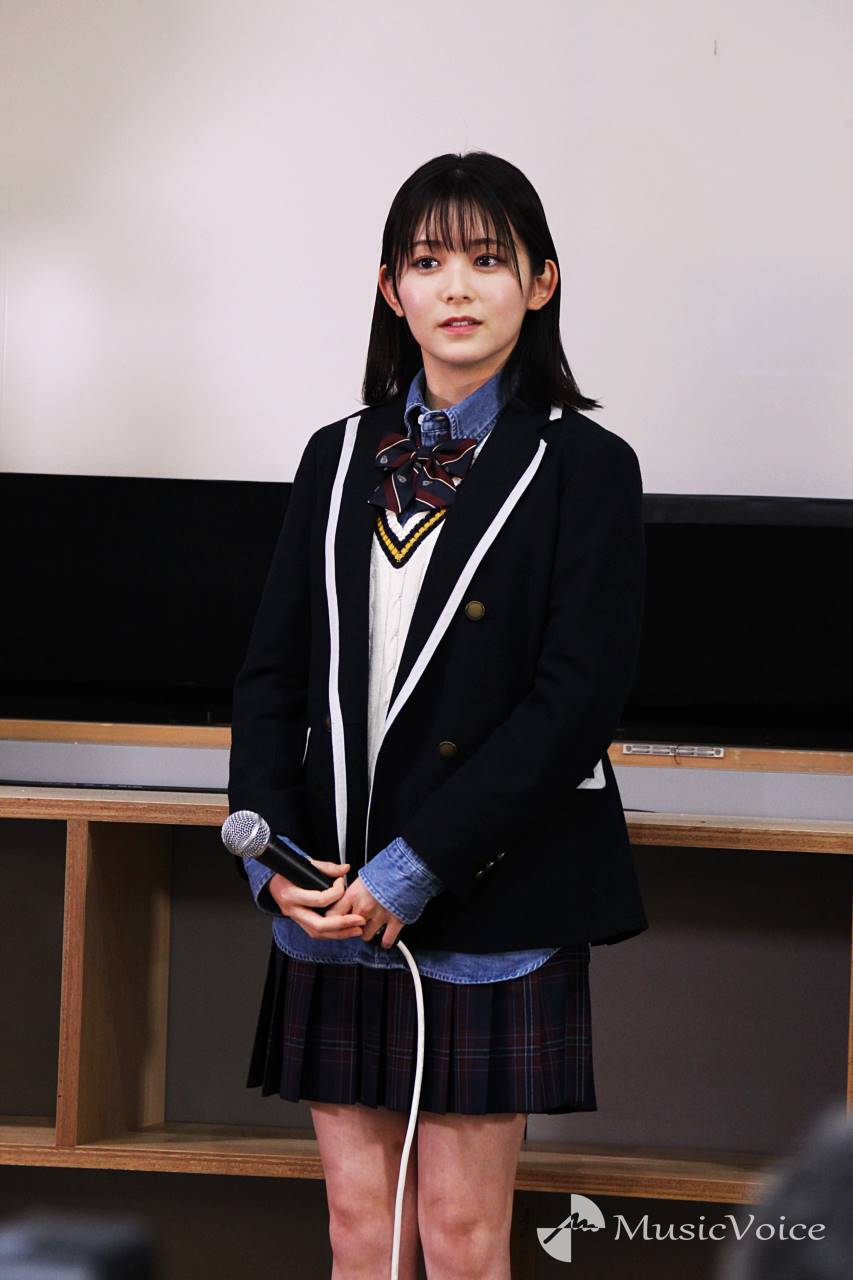 久間田琳加、すっぴんは地味!?　素朴な女子高生役