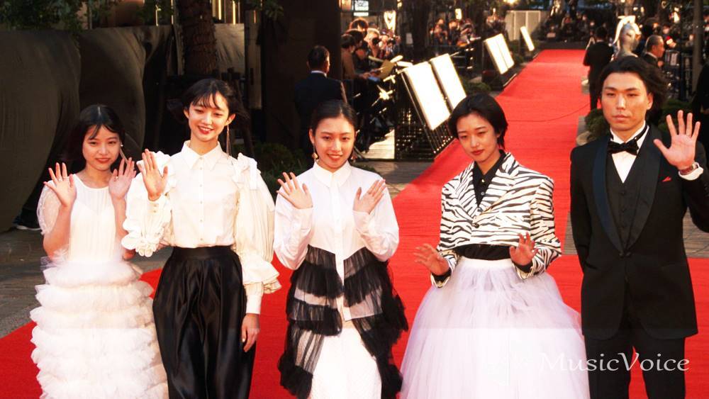 河合優実×小野莉奈×小宮山莉渚×中井友望、フレッシュにレッドカーペット
