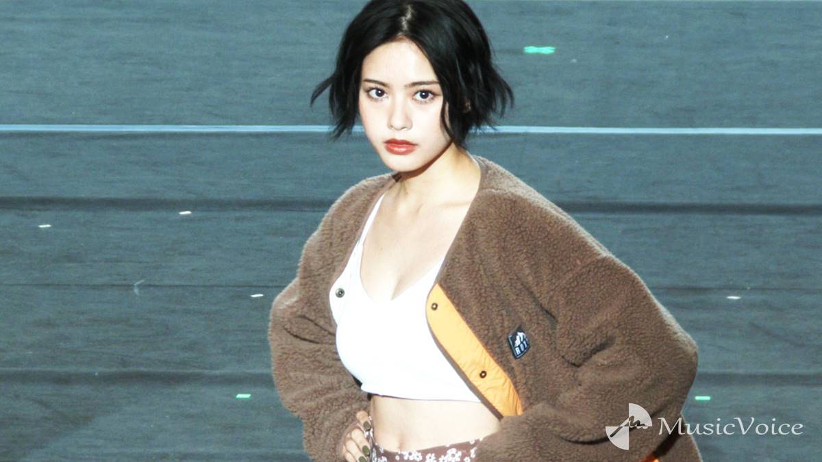 安斉星来が胸元を大胆に！田鍋梨々花はウエスト惜しみなく
