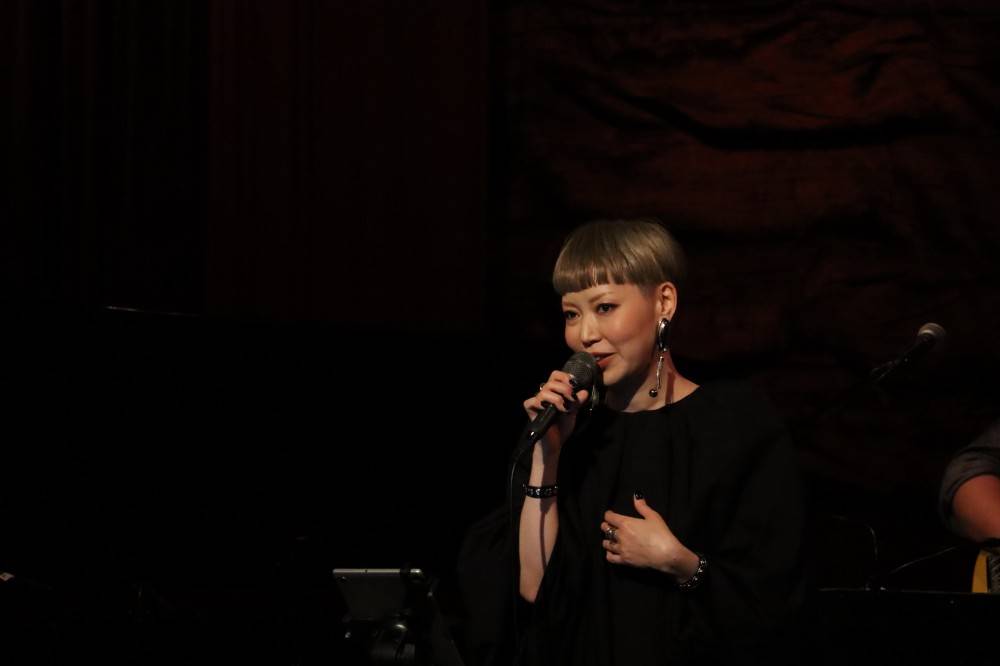 ジャズボーカリストShiho、fox capture planをSPゲストに迎えてレコ発ライブ開催