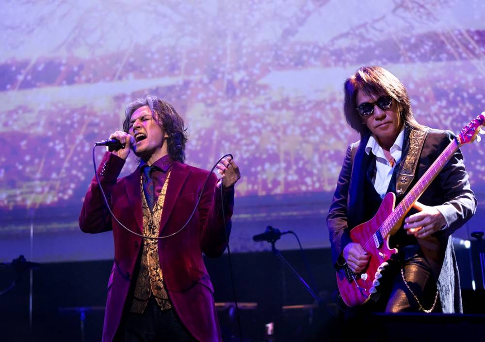 B’z、DVD＆Blu-ray「B’z presents LIVE FRIENDS」発売決定
