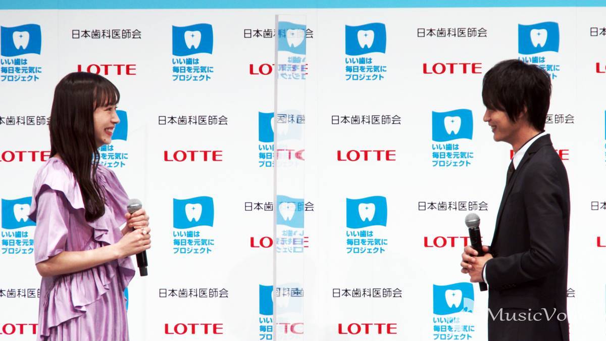 神尾楓珠・井桁弘恵、見つめ合い照れ笑い　互いに称える「素敵な笑顔」