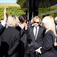 YOSHIKI、YOSHIさん未発表曲完成へバンド継続を決断